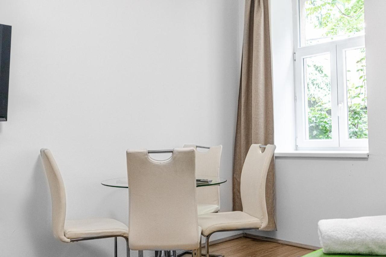 Delightful 2Br Shared Apartment - Ideal For Longstays ウィーン エクステリア 写真