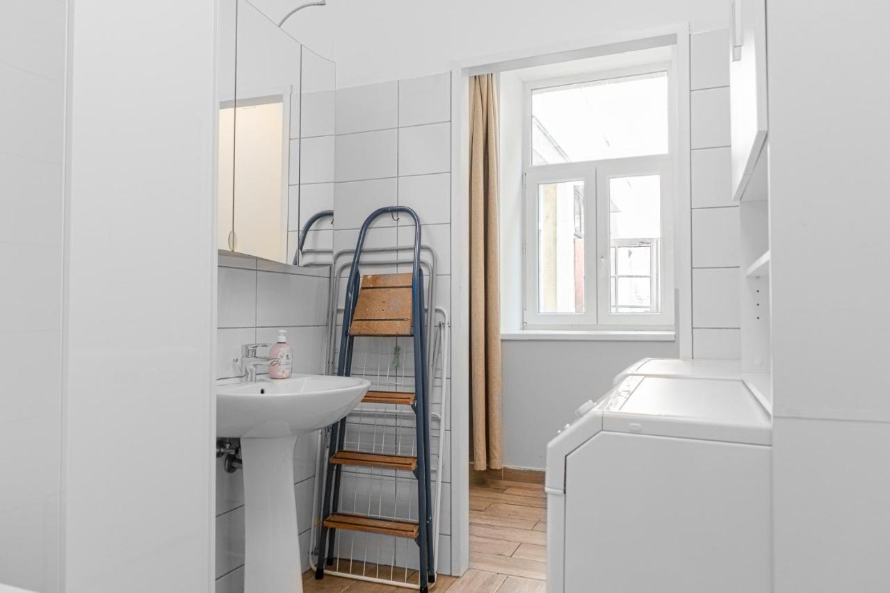 Delightful 2Br Shared Apartment - Ideal For Longstays ウィーン エクステリア 写真